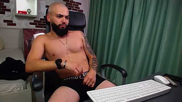 OscarWillss online show from May 16, 10:36 am