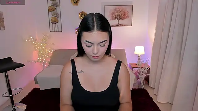 Emma Moretti1 online show from May 13, 1:51 pm