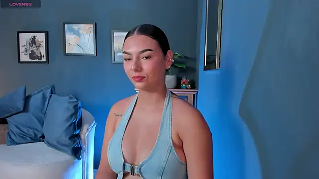 Emma Moretti1 online show from May 11, 1:23 pm