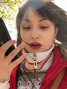 Lilith Risky online show from May 9, 12:52 pm