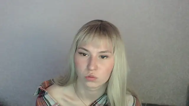 polly holyy online show from May 14, 1:57 am