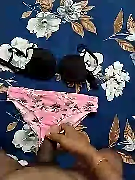 Snapshot of harrysexo5 chatting on July 18, 1:20 pm harrysexo5 online show from July 18, 1:20 pm