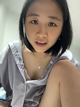 Snapshot of Iridessa- chatting on June 19, 9:59 am Iridessa- online show from June 19, 9:59 am