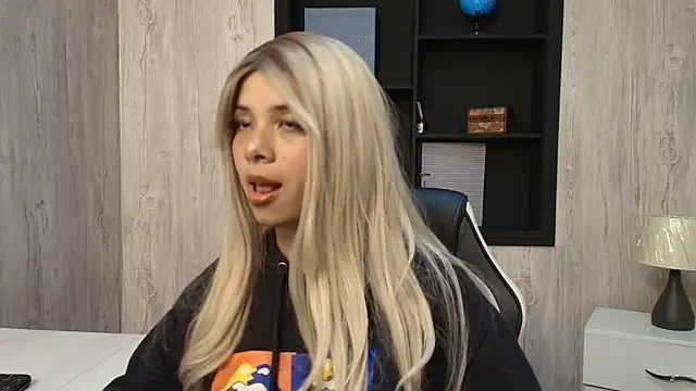 Vampy Monroe online show from May 9, 3:15 pm