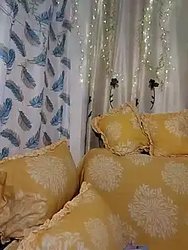 Trending-Desigirls online show from June 18, 8:57 am