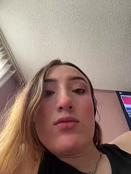 Snapshot of Valery_Salmons chatting on June 23, 12:36 pm Valery Salmons online show from June 23, 12:36 pm