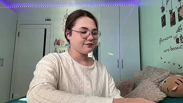 Janice Vasquez online show from May 11, 12:50 pm