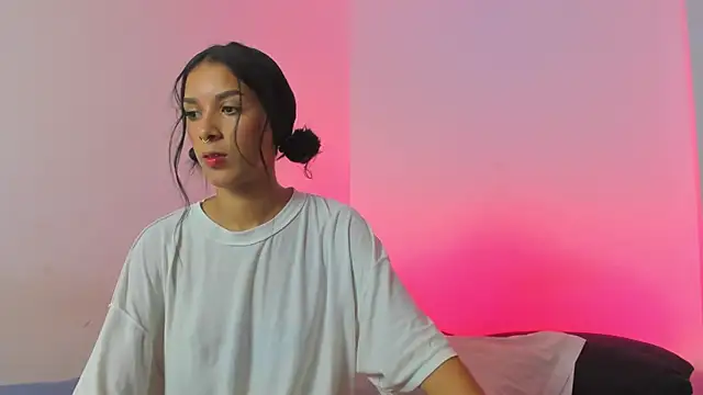 Snapshot of Elagrace_ chatting on July 1, 4:29 pm Elagrace online show from July 1, 4:29 pm