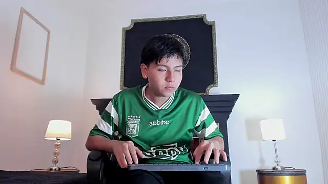 Snapshot of _maximo_1 chatting on June 9, 1:34 pm maximo 1 online show from June 9, 1:34 pm