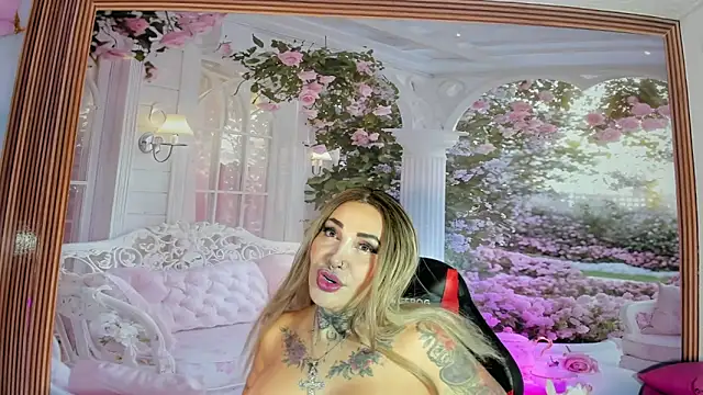 LaylaWatsson online show from May 26, 1:37 am