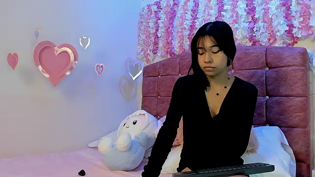 Naomy Bloom online show from May 13, 7:21 pm