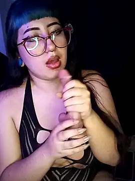 LarissaHell online show from May 27, 1:57 am