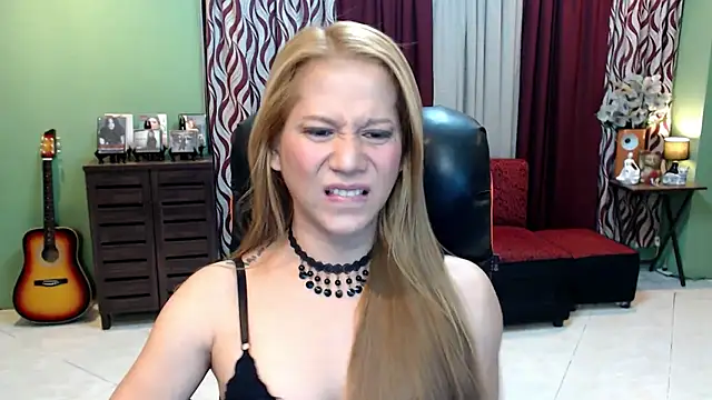 dreamgirlHILARY online show from October 24, 5:06 am