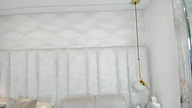 Snapshot of Aurora_bellamont chatting on May 28, 8:37 pm Aurora bellamont online show from May 28, 8:37 pm