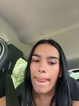 Melissa Rendon online show from June 22, 4:04 pm