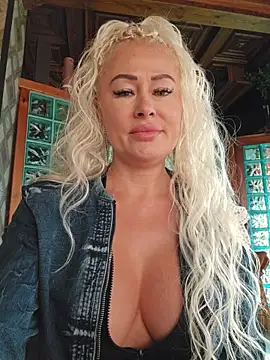Snapshot of MILFBARBY chatting on September 26, 7:26 am MILFBARBY online show from September 26, 7:26 am