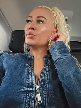 Snapshot of MILFBARBY chatting on September 30, 7:14 am MILFBARBY online show from September 30, 7:14 am