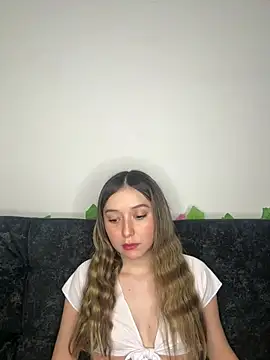 Sarisloves online show from June 27, 11:27 am
