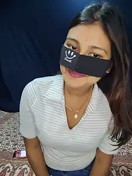 Snapshot of Quotefungirl chatting on July 7, 6:22 pm Quotefungirl online show from July 7, 6:22 pm