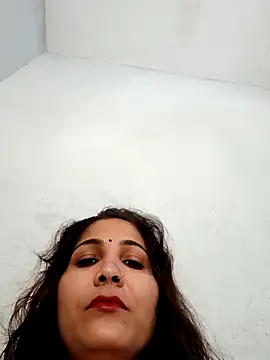 Reena2222 online show from May 11, 4:36 am