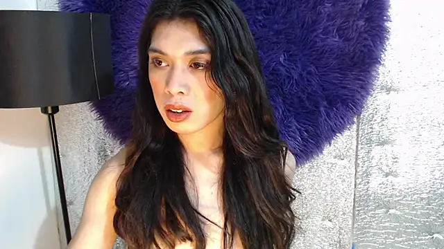 RoseAmarie online show from May 13, 6:15 pm