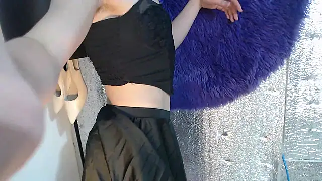 RoseAmarie online show from May 15, 12:25 pm