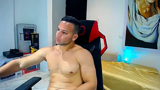 Snapshot of hugo_19cm chatting on November 22, 4:33 am hugo 19cm online show from November 22, 4:33 am