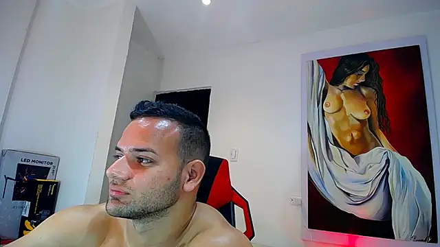 Snapshot of hugo_19cm chatting on November 22, 4:39 pm hugo 19cm online show from November 22, 4:39 pm