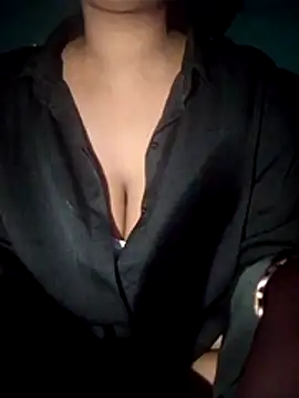 Snapshot of Cute-Ishita chatting on June 23, 5:22 pm Cute-Ishita online show from June 23, 5:22 pm