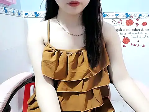 Emilysexy cut online show from May 13, 5:36 am