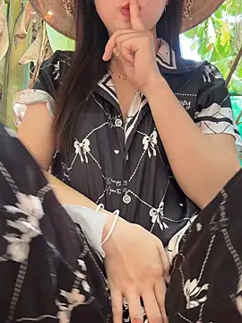 Emilysexy cut online show from May 15, 5:27 am