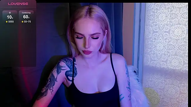 MichelleVelour online show from June 7, 4:12 pm