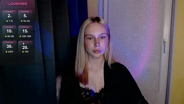 MichelleVelour online show from May 12, 5:52 pm