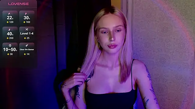 MichelleVelour online show from May 15, 5:11 pm