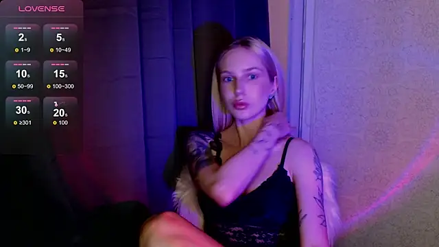 MichelleVelour online show from May 17, 5:13 pm