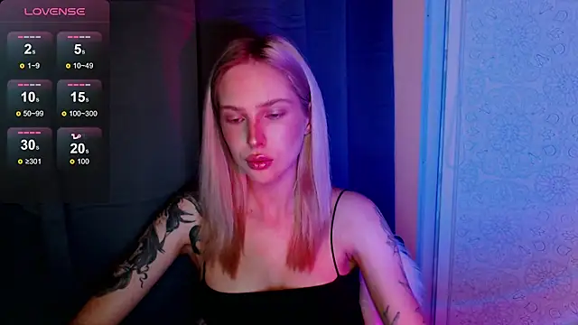 MichelleVelour online show from May 14, 5:10 pm