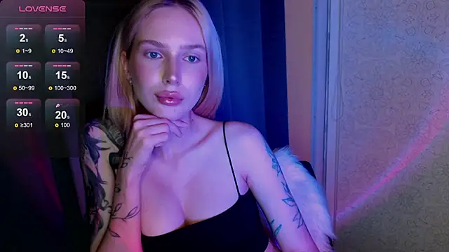 MichelleVelour online show from May 19, 5:09 pm
