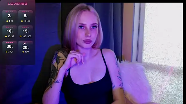 MichelleVelour online show from June 10, 3:02 pm