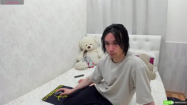 Snapshot of CalvinChapman chatting on July 1, 2:56 am CalvinChapman online show from July 1, 2:56 am