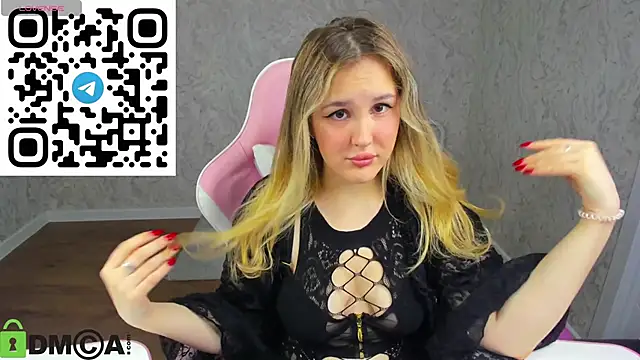 Stacey Dawson online show from May 24, 9:20 am
