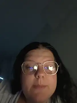 Snapshot of BadMommyyyyy chatting on May 13, 12:34 pm BadMommyyyyy online show from May 13, 12:34 pm