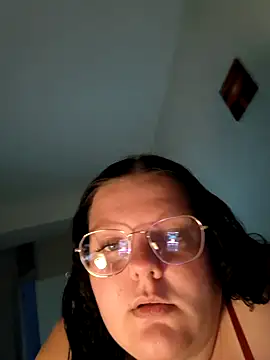 Snapshot of BadMommyyyyy chatting on May 11, 4:59 pm BadMommyyyyy online show from May 11, 4:59 pm