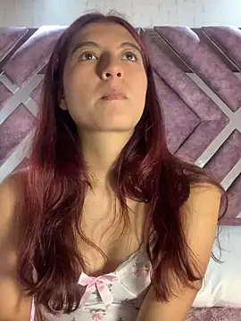 EveRave Pink online show from May 28, 4:02 pm