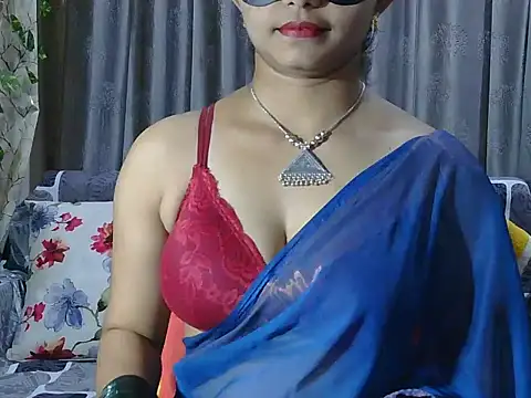 Butterflyy9 online show from June 17, 4:50 pm