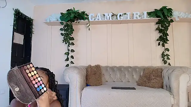 Snapshot of zhara_smith chatting on June 5, 12:55 pm zhara smith online show from June 5, 12:55 pm