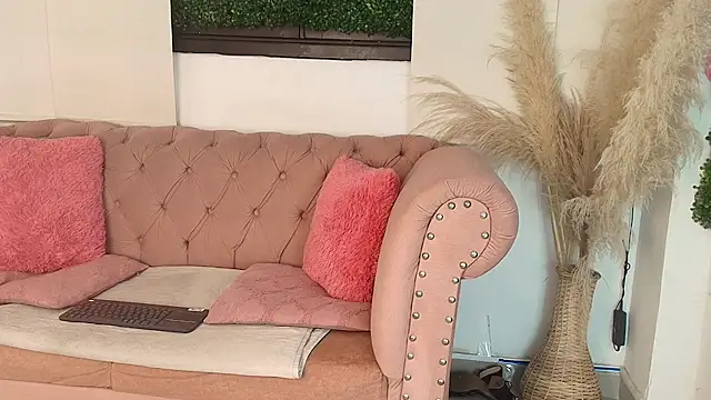 Snapshot of zhara_smith chatting on July 11, 2:28 pm zhara smith online show from July 11, 2:28 pm