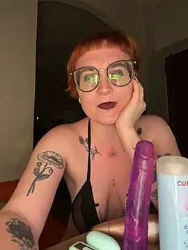 Myssevelyn online show from June 25, 8:25 pm
