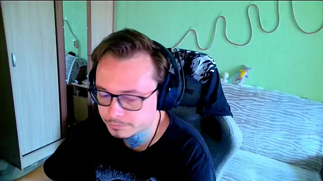 MeLanXolik online show from May 28, 10:32 am