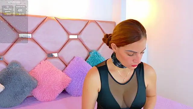 Juliia cruz  online show from May 29, 12:00 pm