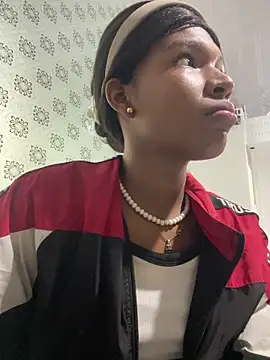 Snapshot of Liss_Love1 chatting on June 28, 3:02 am Liss Love1 online show from June 28, 3:02 am